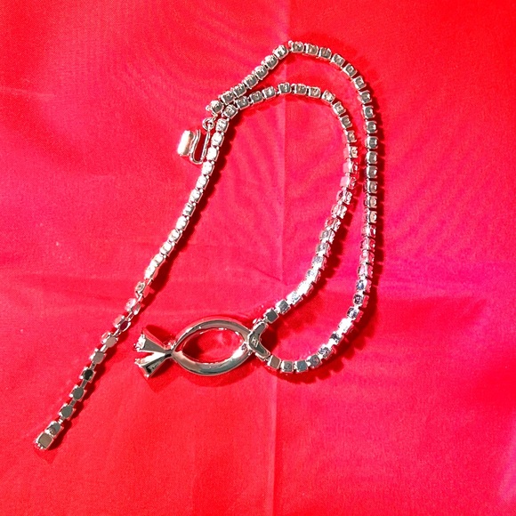 Swarovski S.A.L. Vintage Austrian Crystal Bow Shape Necklace Silver Tone EUC - Picture 6 of 8